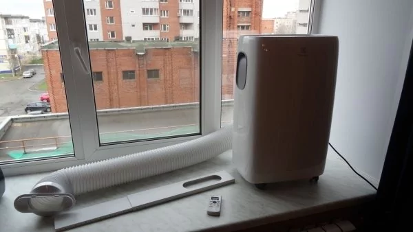 Мобильный кондиционер Electrolux EACM-11 CL/N3 — изображение 2